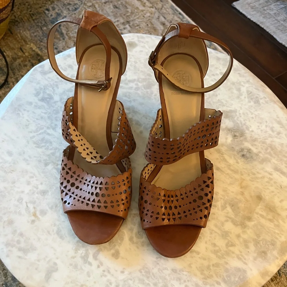 Tory Burch Perforated Brown Laser-Cut Leather Wood Wedge Sandals Size‎ 9
